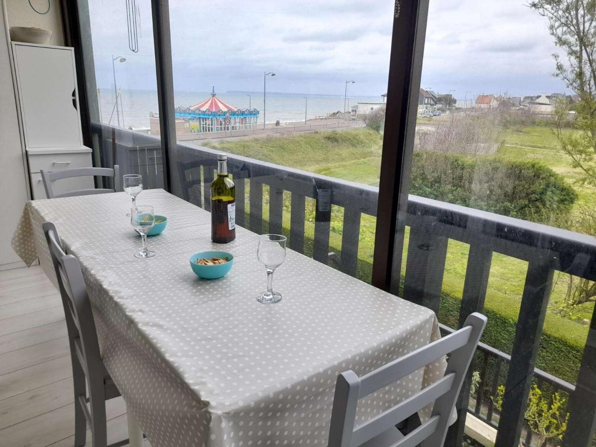 Appartement Refait A Neuf Avec Loggia Et Parking, A 2 Pas De La Plage Et Des Commerces - Fr-1-712-7 Villers-sur-Mer Esterno foto